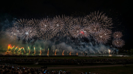 F&ecirc;te du lac d&rsquo;Annecy : un voyage universel entre musique et lumi&egrave;re pour un public conquis