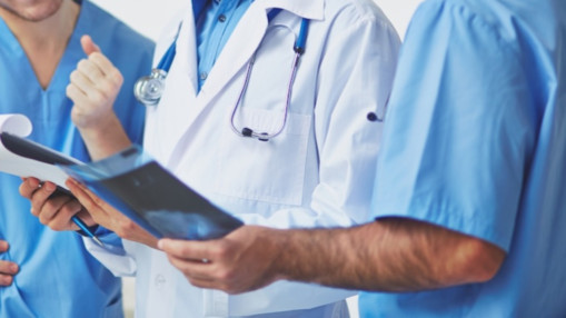 Haute-Savoie : un m&eacute;decin retrait&eacute; condamn&eacute; pour harc&egrave;lement sexuel envers une jeune cons&oelig;ur