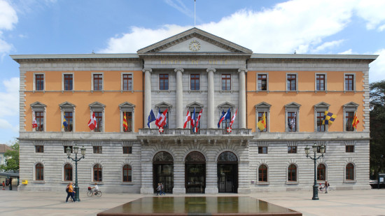 Affaire Anthony Granger : Reporters sans frontières accuse la mairie d'Annecy d'avoir organisé la disparition des kiosques de l'Essor Savoyard Affaire Anthony Granger : Reporters sans frontières accuse la mairie d'Annecy d'avoir organisé la disparition des kiosques de l'Essor Savoyard