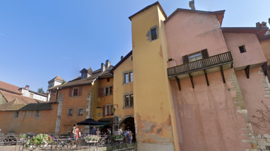 Annecy : des riverains ouvrent une cagnotte pour rénover la façade d’une tour Annecy : des riverains ouvrent une cagnotte pour rénover la façade d’une tour