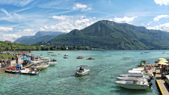 La pureté du lac d'Annecy n'a rien de naturel : elle a été décidée en 1957 La pureté du lac d'Annecy n'a rien de naturel : elle a été décidée en 1957