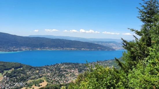 Talloires : une gendarmerie ou un centre multisports dans le centre ? Talloires : une gendarmerie ou un centre multisports dans le centre ?