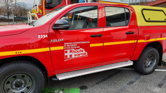 Un incendie sur les bords du lac d’Annecy jeudi Un incendie sur les bords du lac d’Annecy jeudi