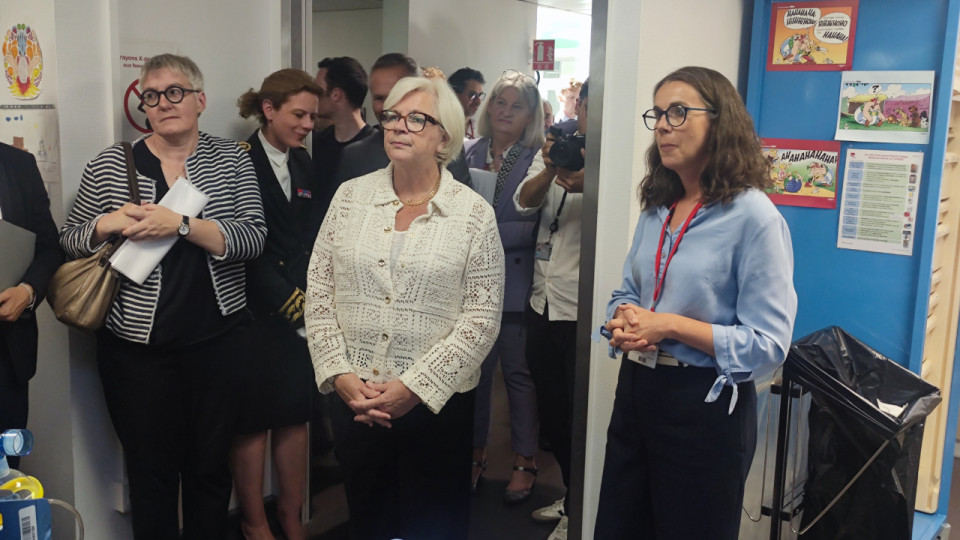 Annecy : Deux ans apr&egrave;s l'attaque au couteau, les secours du Change f&eacute;licit&eacute;s par la ministre de la Sant&eacute;