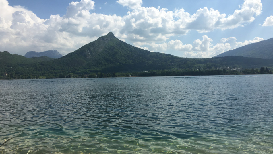 Annecy : Les ma&icirc;tres-nageurs pr&eacute;sents sur les plages pour l'&eacute;t&eacute;
