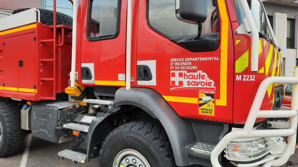 Annecy : Un motard éjecté après un accident