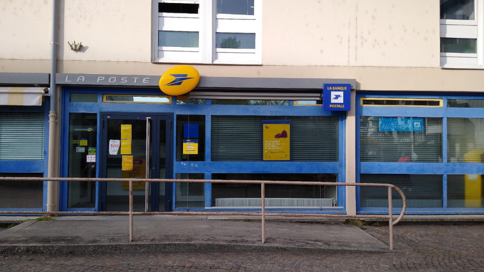 Fermeture de La Poste &agrave; Annecy Novel : "Quand on veut tuer son chien, on dit qu&rsquo;il a la rage"